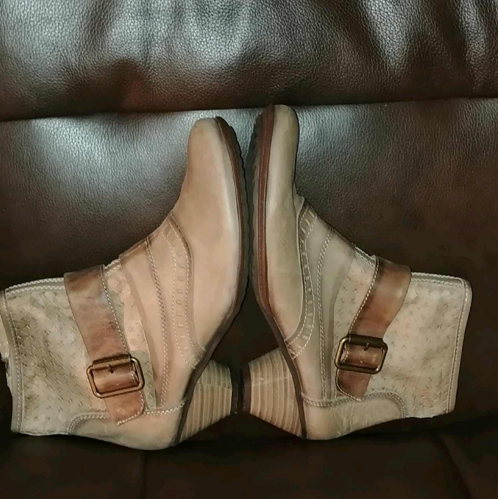 Pikolinos distressed leather booties size 39